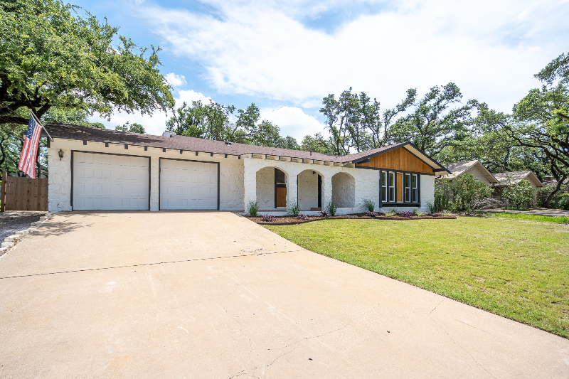 2404 Monte Carlo Dr - Photo 2 of 21