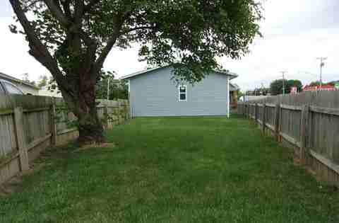 915 E 5th St #NA - Photo 4 of 5