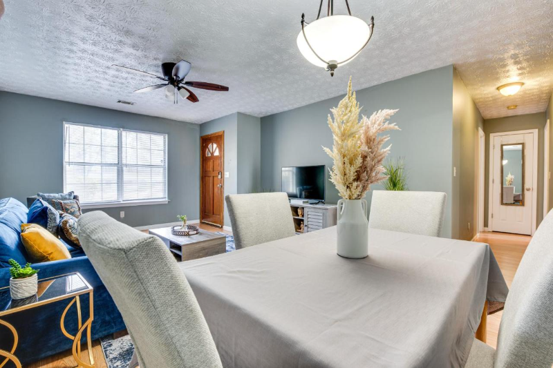 1739 Nutmeg St - Photo 4 of 27