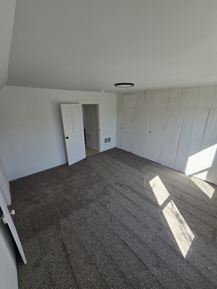 113 W Liberty St #2 - Photo 3 of 10