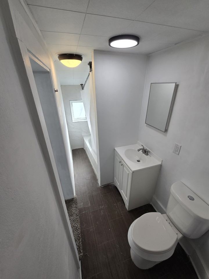 113 W Liberty St #2 - Photo 4 of 10