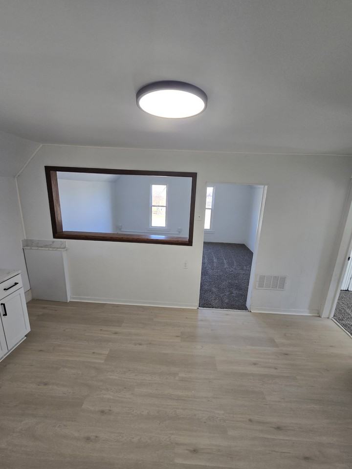 113 W Liberty St #2 - Photo 5 of 10