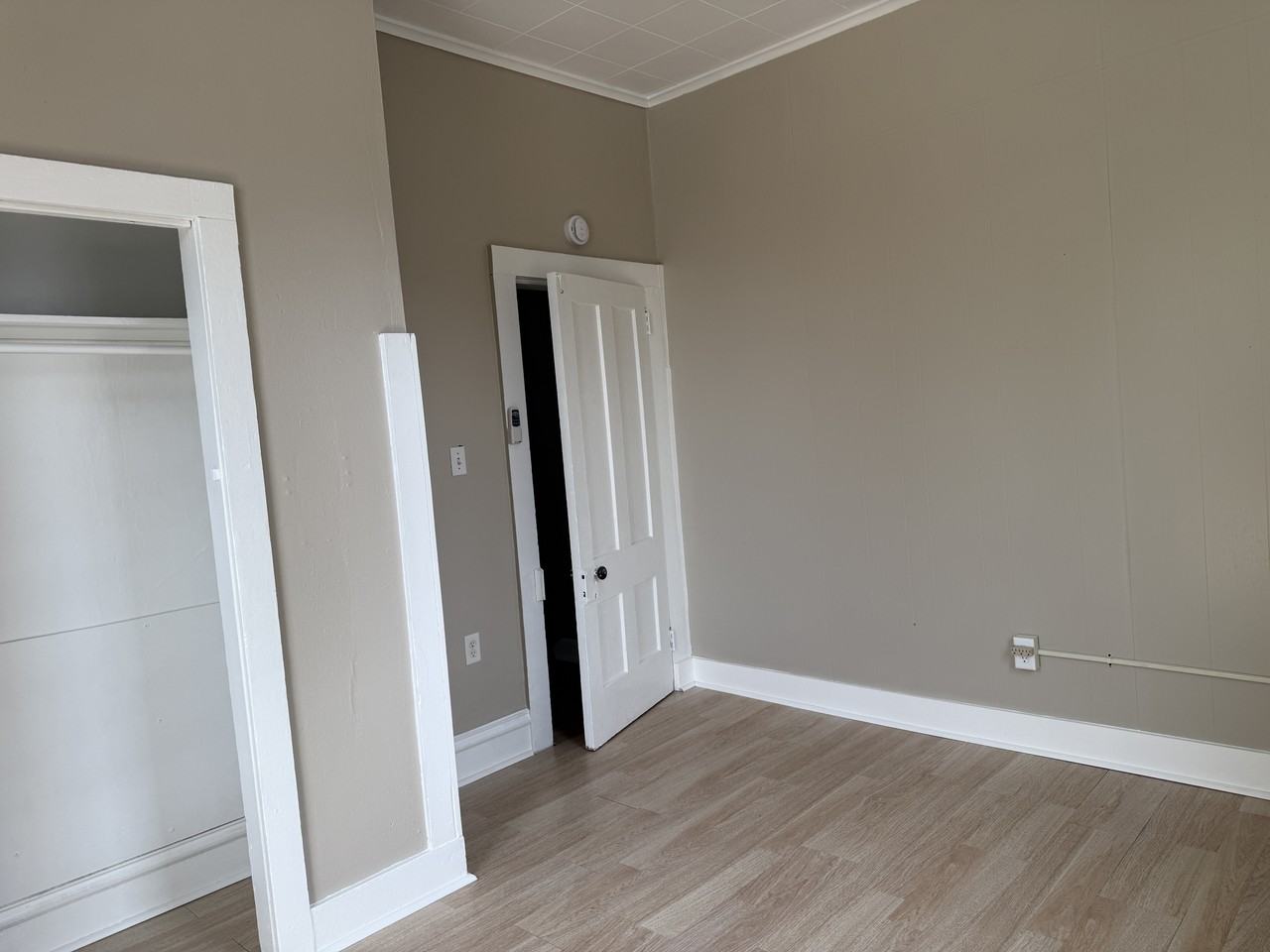 262 Fond Du Lac Ave #1 - Photo 6 of 13