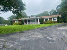 featured image of 224 Park Circle Dr W