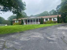 224 Park Circle Dr W - Photo 1 of 1