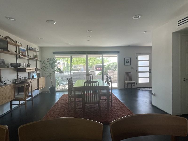 1054 E Fairmont Dr - Photo 4 of 7