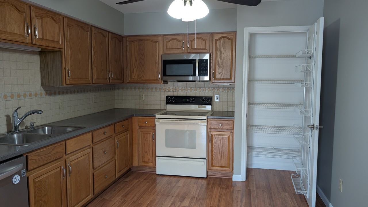 1408 Summertree Springs Ave #NA - Photo 7 of 14