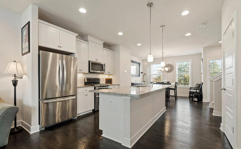 12604 Layhill Rd - Photo 5 of 14