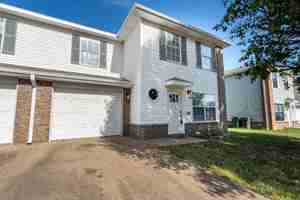 featured image of 2402 S 16th St