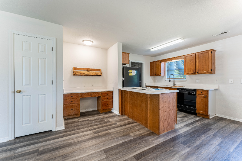 2402 S 16th St - Photo 3 of 16