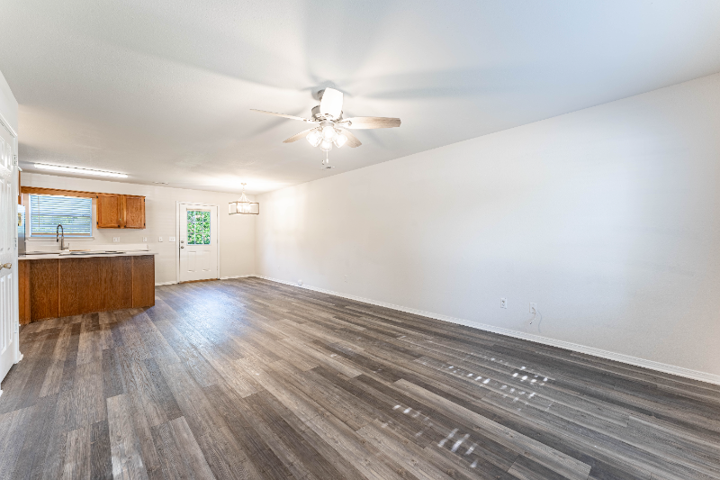 2402 S 16th St - Photo 4 of 16