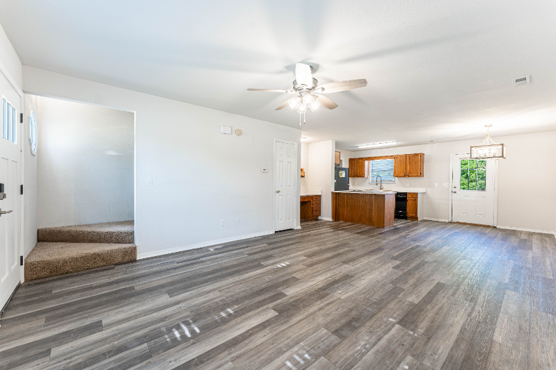 2402 S 16th St - Photo 5 of 16