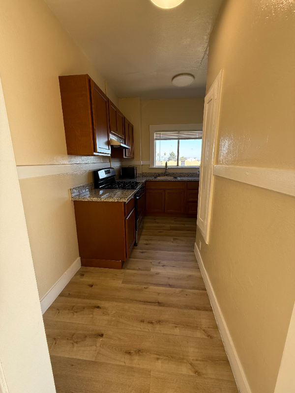 3524 Foothill Blvd #12 - Photo 4 of 10