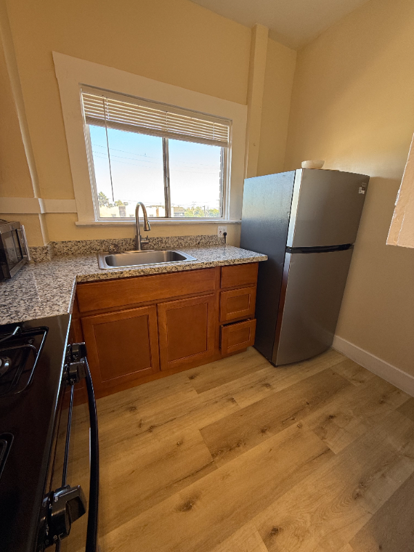 3524 Foothill Blvd #12 - Photo 5 of 10