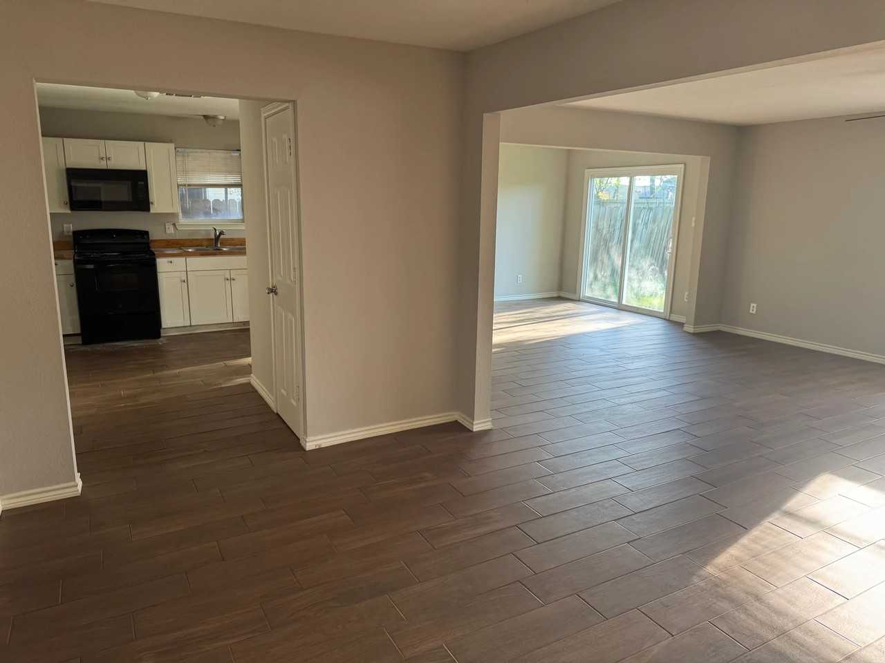 1609 Camille St - Photo 2 of 9