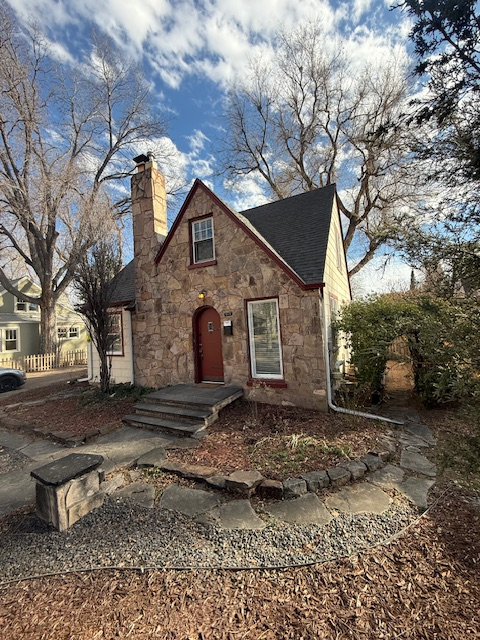 917 W Magnolia St - Photo 2 of 46