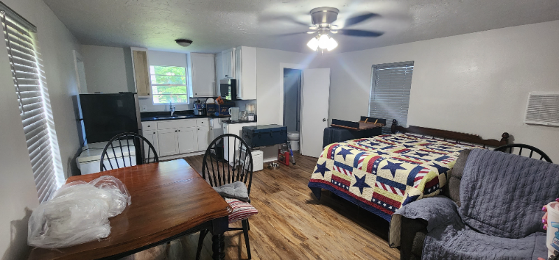 1195 Amaryllis Rd #B