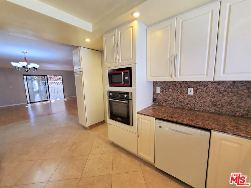 4365 Mclaughlin Ave - Photo 2 of 25