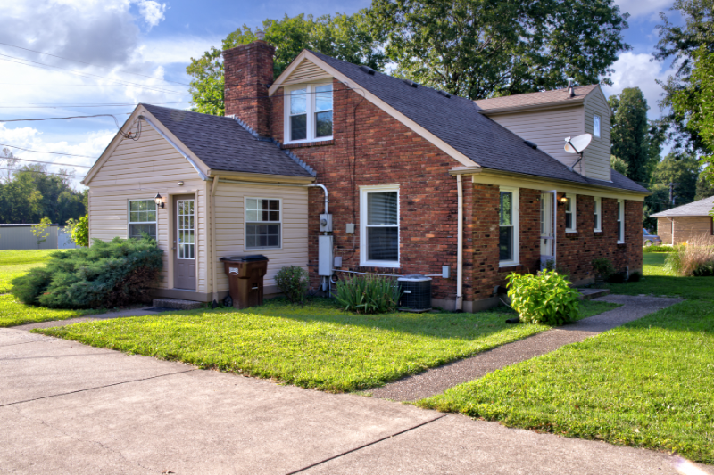 8006 Watterson Trl - Photo 2 of 17