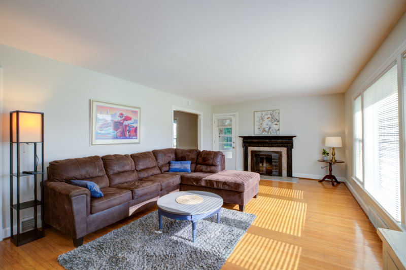 8006 Watterson Trl - Photo 4 of 17