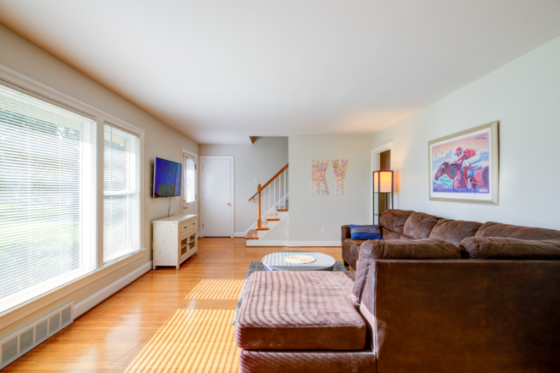 8006 Watterson Trl - Photo 5 of 17