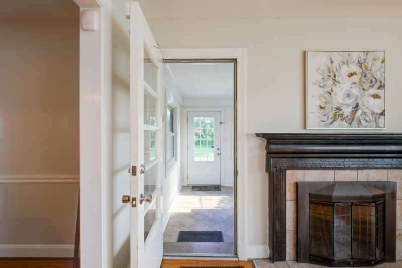 8006 Watterson Trl - Photo 6 of 17