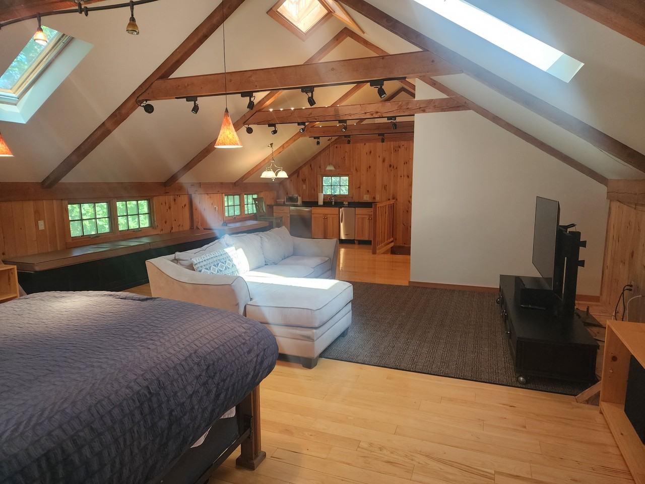 6 Pearl St #2 - Photo 2 of 12