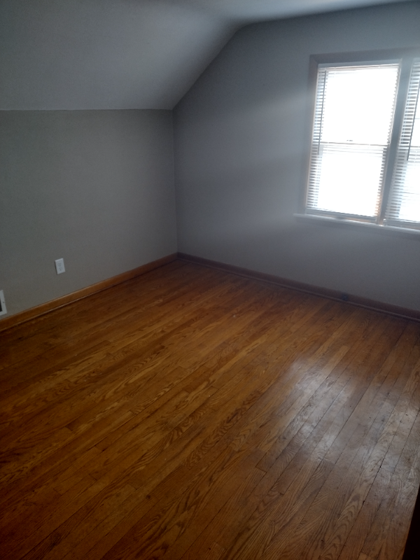 2311 10th St - Photo 3 of 6