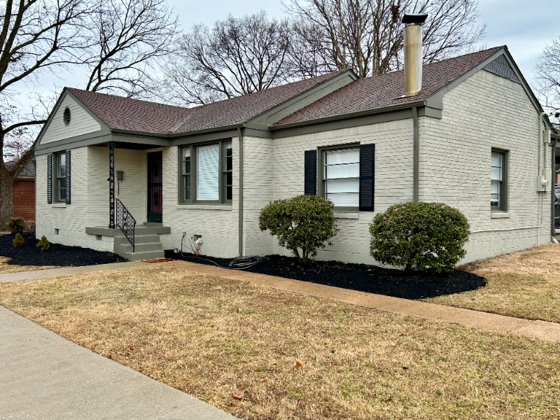 247 Graeme Dr - Photo 2 of 21