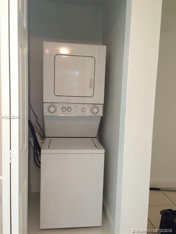 470 Nw 20th St - Photo 3 of 24