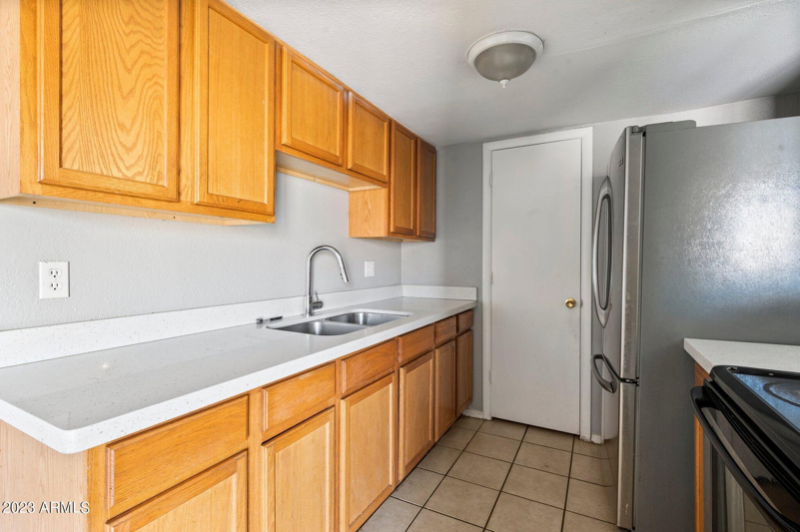 4443 E Wood St - Photo 4 of 10