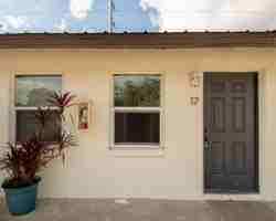 featured image of 916 S Verona Ave #5