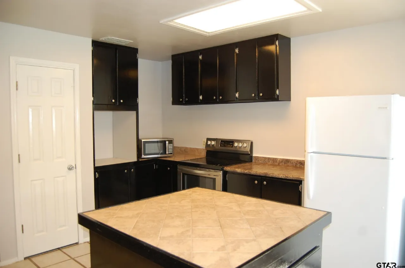 16215 Carole Dr - Photo 7 of 16