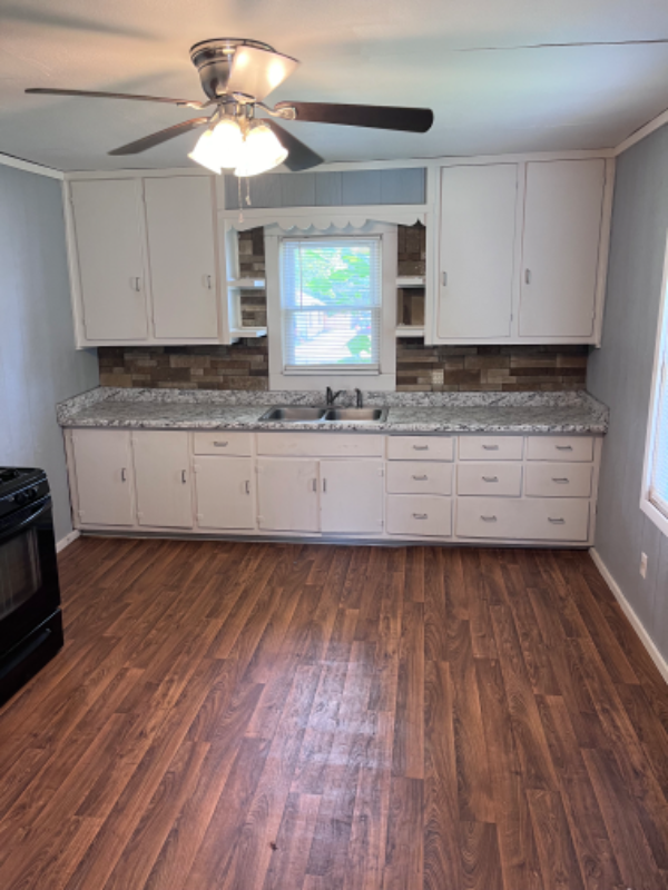 611 N Race St - Photo 6 of 10