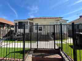 featured image of 2910 S Budlong Ave