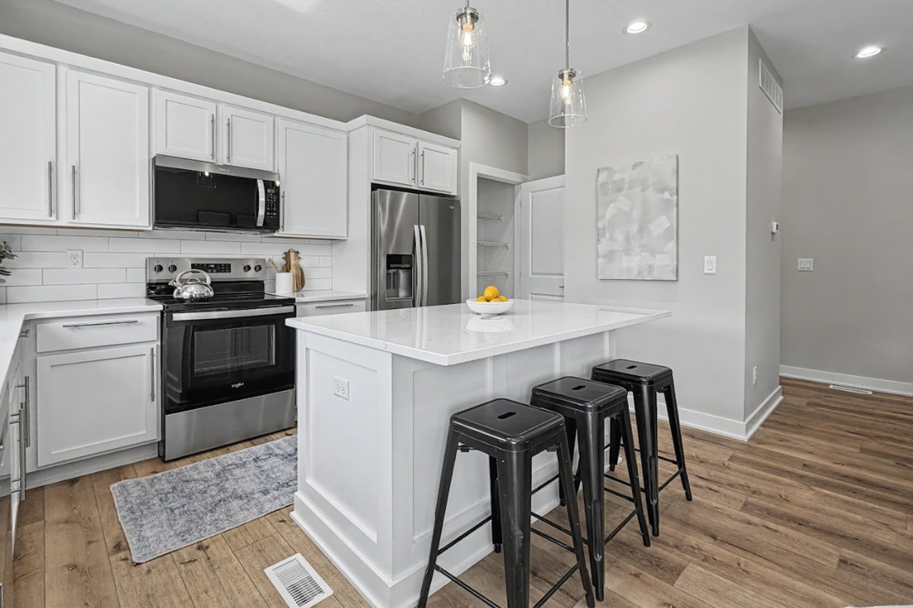 9134 Calvin Dr - Photo 4 of 28