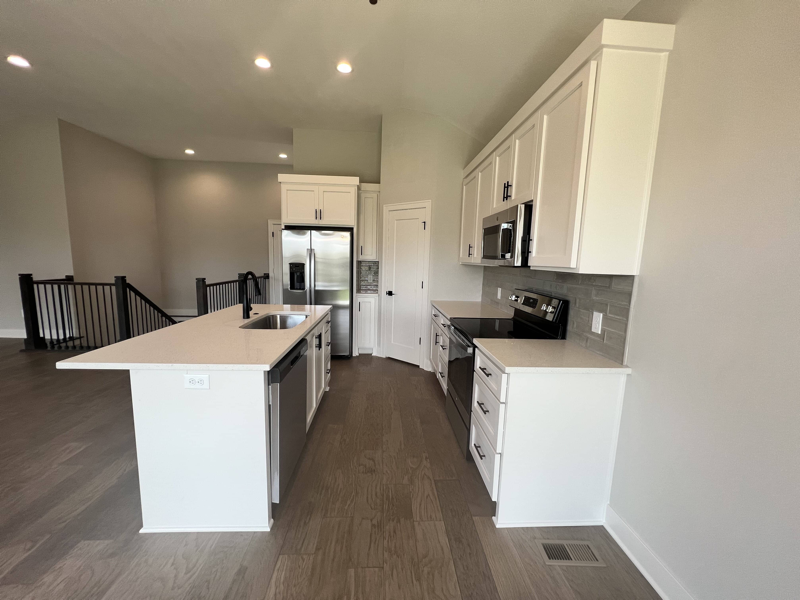 1299 Sw Heartwood Dr - Photo 6 of 29