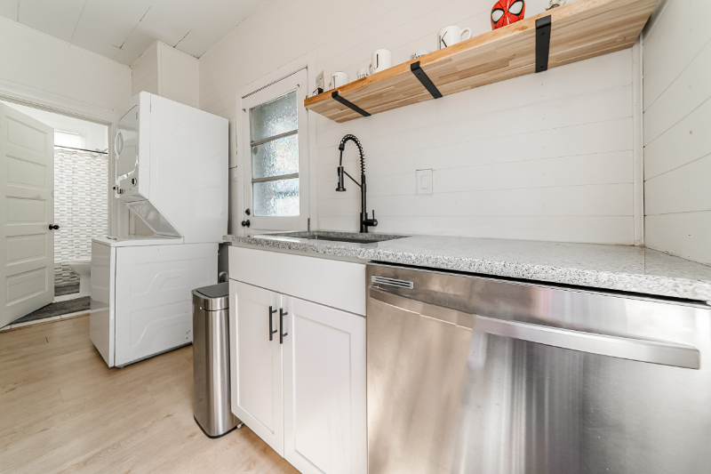 2051 W 45th St #DOWN - Photo 6 of 24