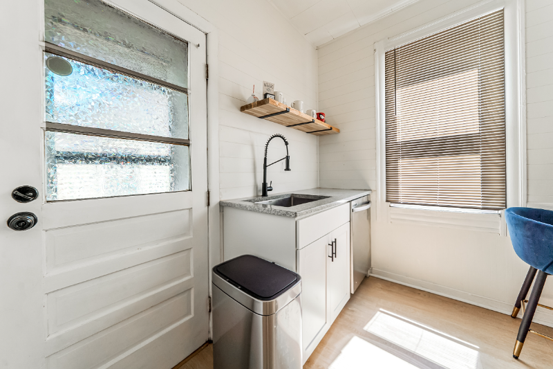 2051 W 45th St #DOWN - Photo 7 of 24