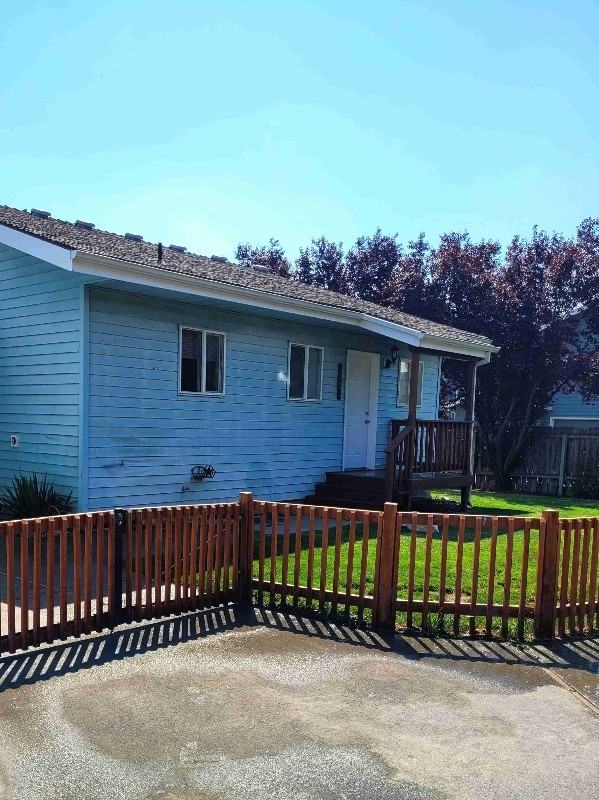 1926 Sw Reindeer Ave