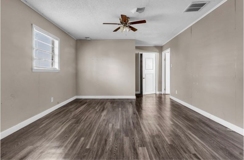 769 Hilton St - Photo 5 of 15