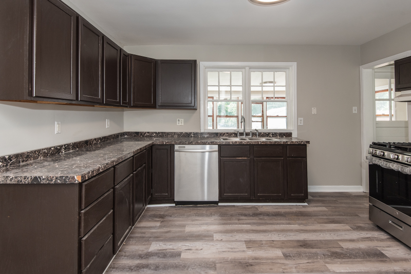 10116 Saint Katherine Ln - Photo 3 of 21