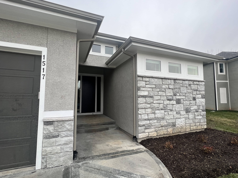 1517 Sw Hedgewood Ln - Photo 2 of 34