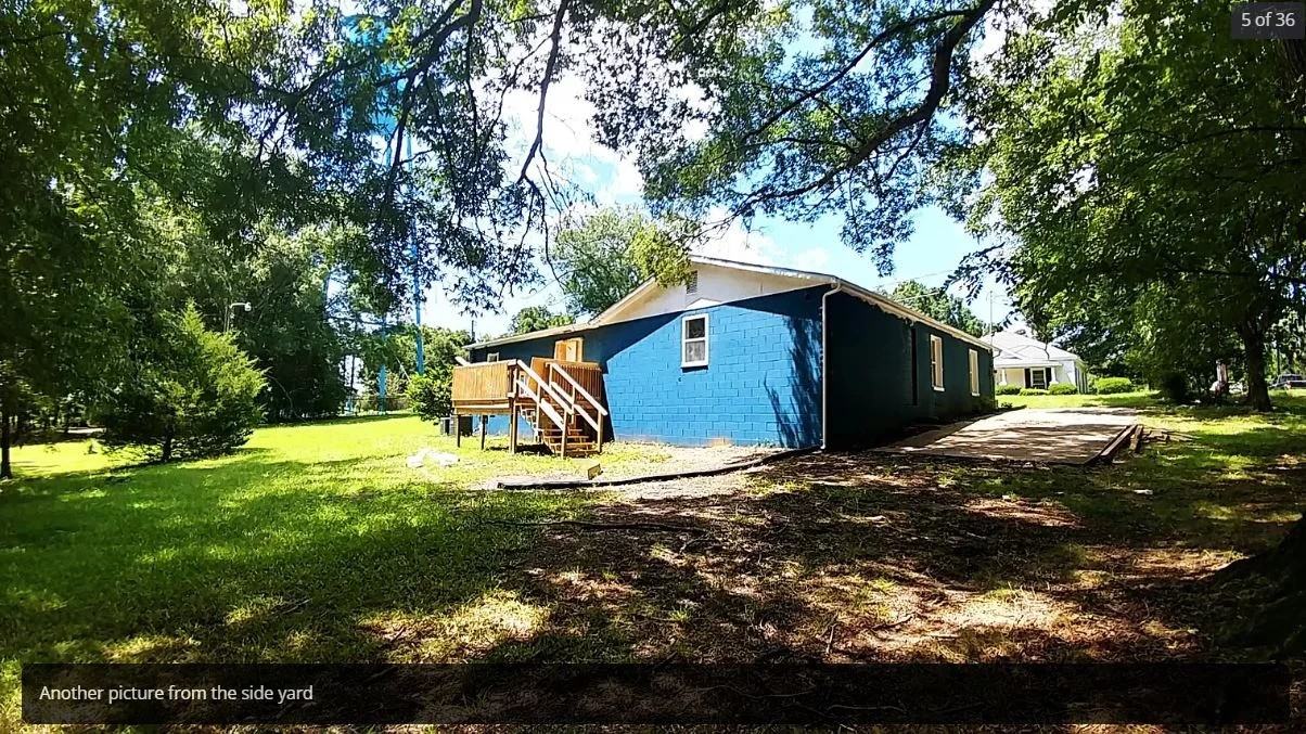 208 Washington St - Photo 2 of 6