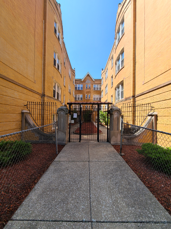 834 N Massasoit Ave #1