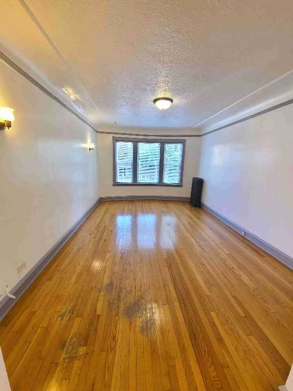 834 N Massasoit Ave #1 - Photo 4 of 11