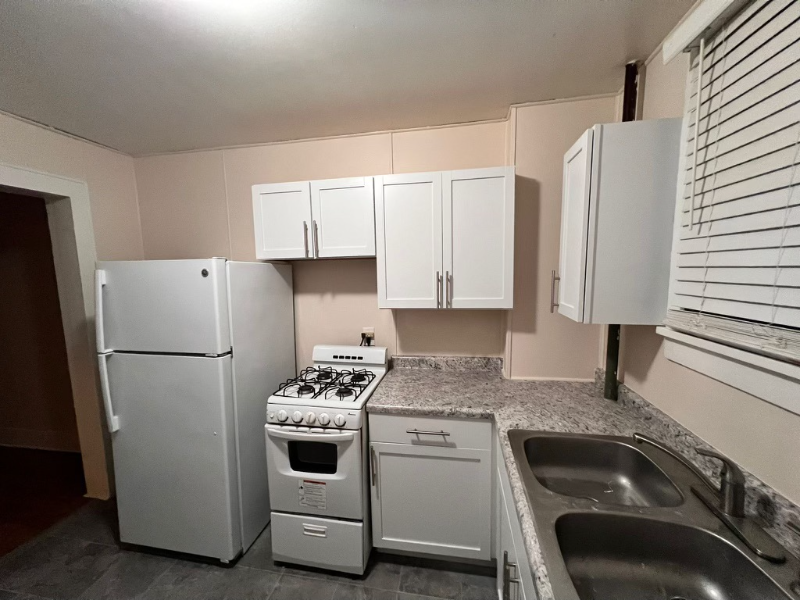 407 S Anderson St - Photo 5 of 10