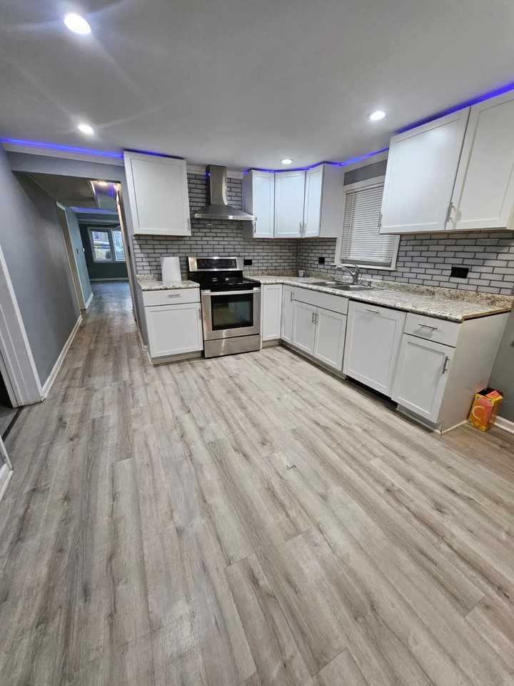 4133 N Mcvicker Ave #B - Photo 2 of 18