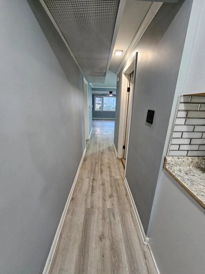 4133 N Mcvicker Ave #B - Photo 7 of 18