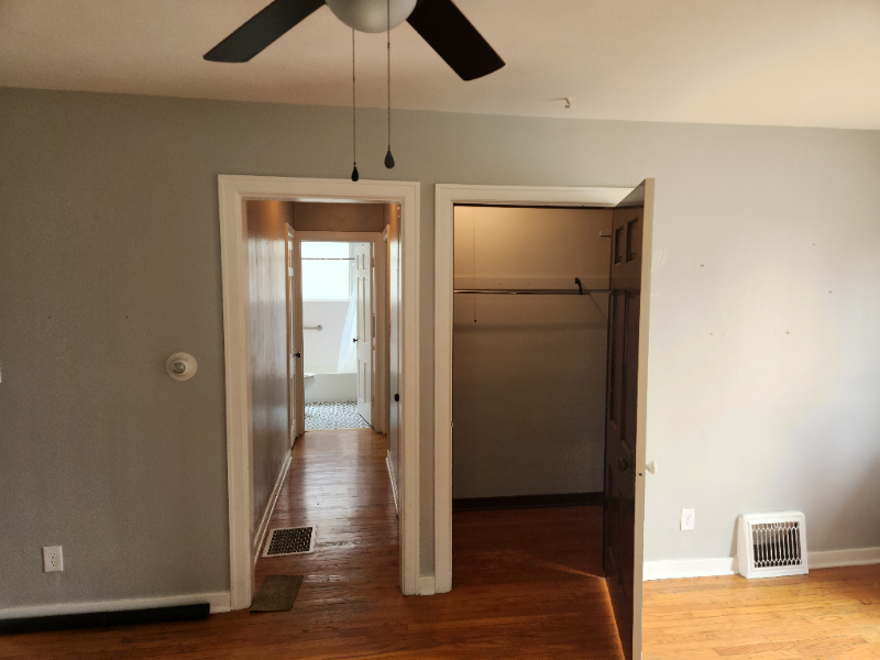 216 E Washington St - Photo 2 of 6